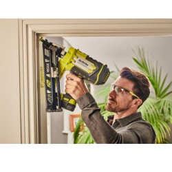 CLAVADORA 15G 18V ONE RYOBI SIN BATERIA