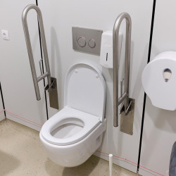 ASA DE BANO ABATIBLE CON PORTAROLLO INOX BENOTTI 805X212X32CM