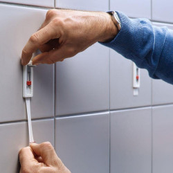 TORNILLO ADHESIVO PARA AZULEJOS Y METAL SOPORTA 3KG BLANCO TESA